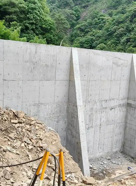 泰安肥城重力式挡土墙